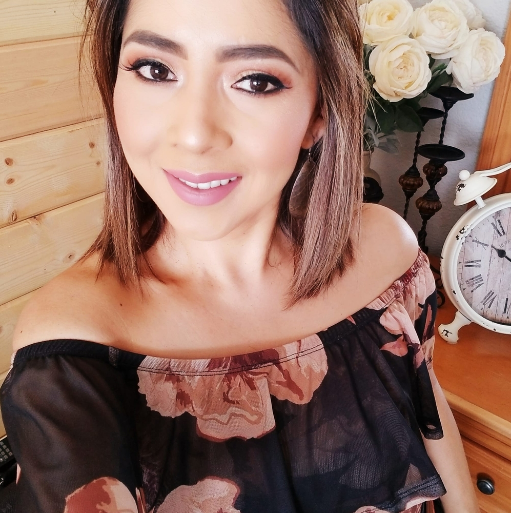 Meet your Posher, Lizett